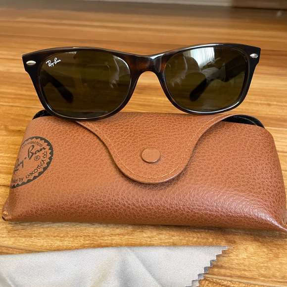 Ray Ban New Wayfarer Classic RB2132 52-18 - Picture 6 of 6